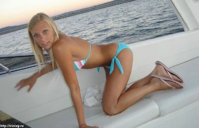 Дівчата у купальниках та літній одежі (200 фото) – фото 7