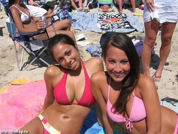 Дівчата у купальниках та літній одежі (200 фото) – фото 17