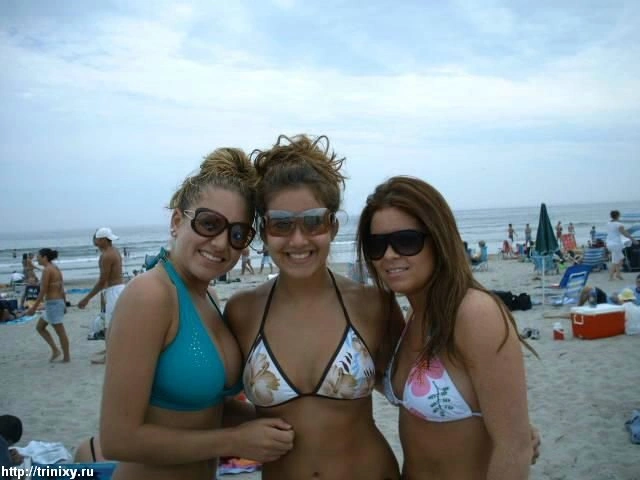 Дівчата у купальниках та літній одежі (200 фото) – фото 19