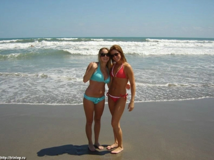 Дівчата у купальниках та літній одежі (200 фото) – фото 21