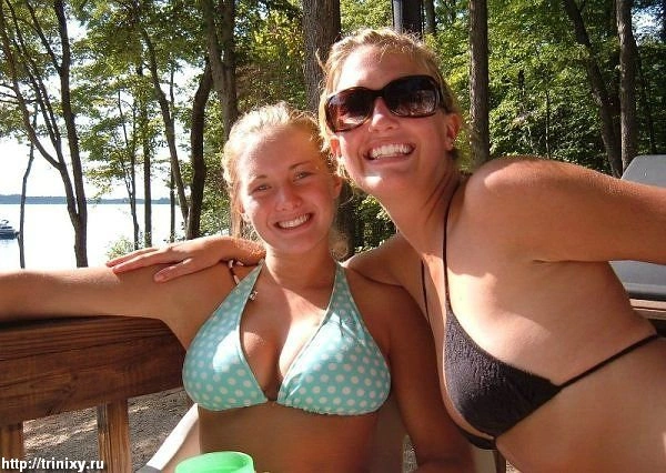 Дівчата у купальниках та літній одежі (200 фото) – фото 23