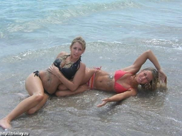 Дівчата у купальниках та літній одежі (200 фото) – фото 41