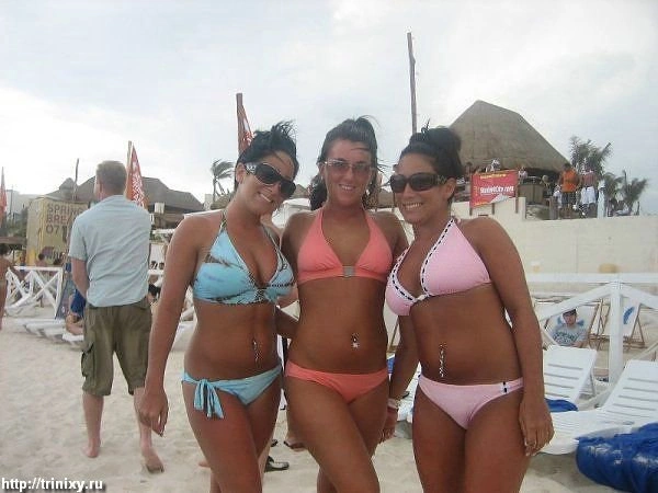 Дівчата у купальниках та літній одежі (200 фото) – фото 45