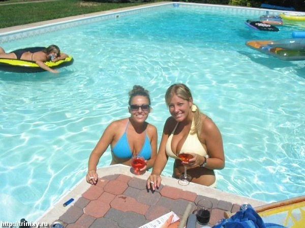 Дівчата у купальниках та літній одежі (200 фото) – фото 48