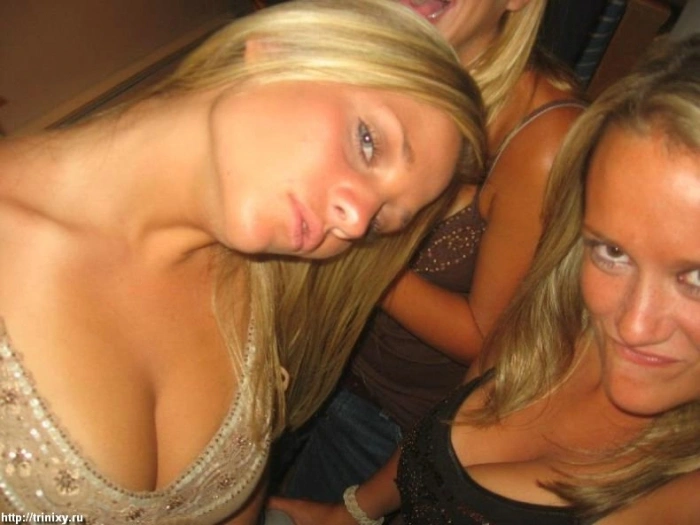 Дівчата у купальниках та літній одежі (200 фото) – фото 66