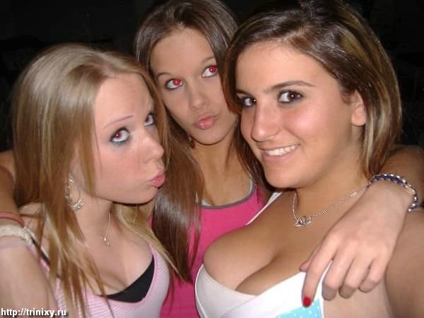 Дівчата у купальниках та літній одежі (200 фото) – фото 71