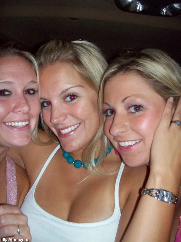 Дівчата у купальниках та літній одежі (200 фото) – фото 78