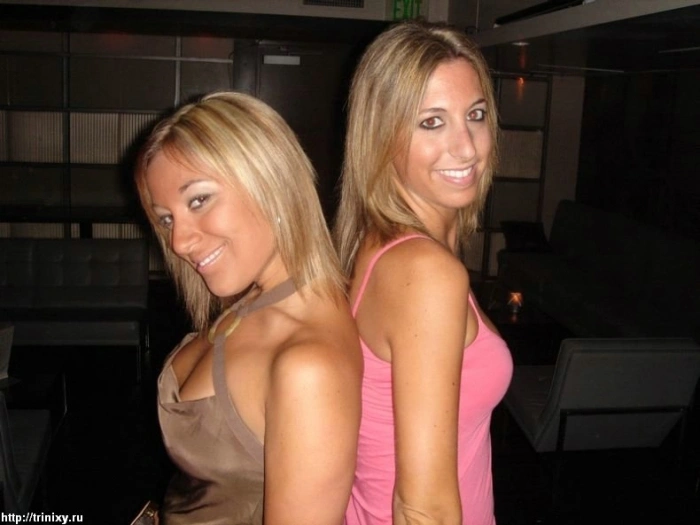 Дівчата у купальниках та літній одежі (200 фото) – фото 80