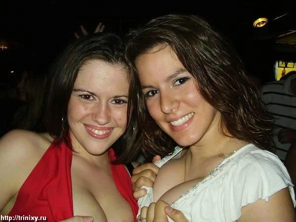 Дівчата у купальниках та літній одежі (200 фото) – фото 81