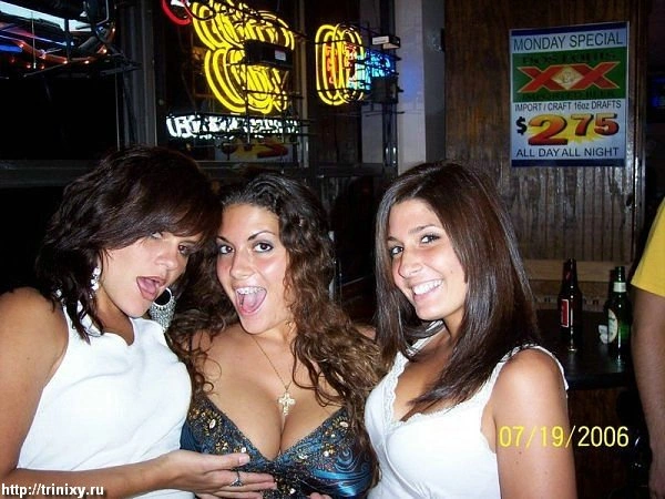 Дівчата у купальниках та літній одежі (200 фото) – фото 84