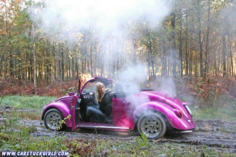 Дівчата у скруті. Частина 2 (29 фото) – фото 12