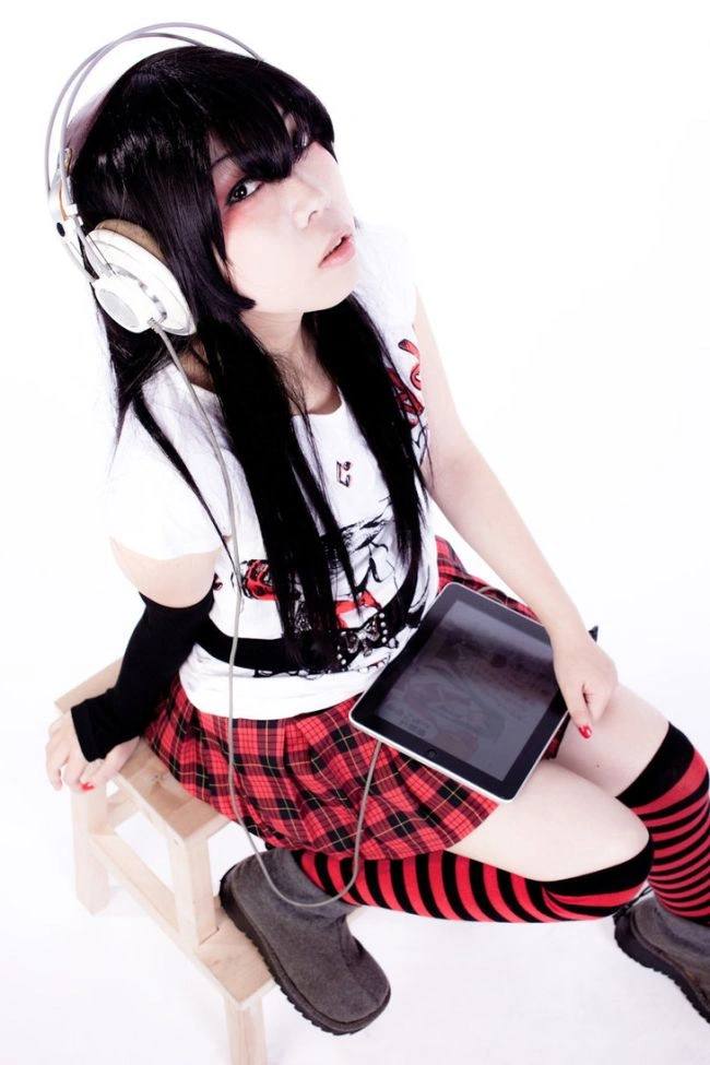 Дівчата, які ніколи не розлучаються зі своїми ноутбуками (25 фото) – фото 14