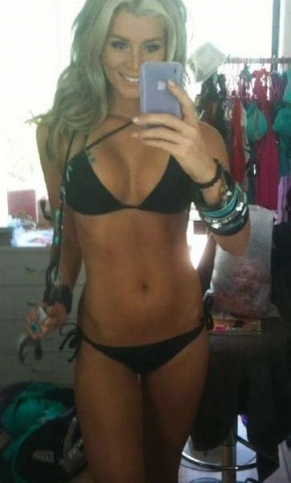 Дівчата перед дзеркалом. Частина 3 (176 фото) – фото 8