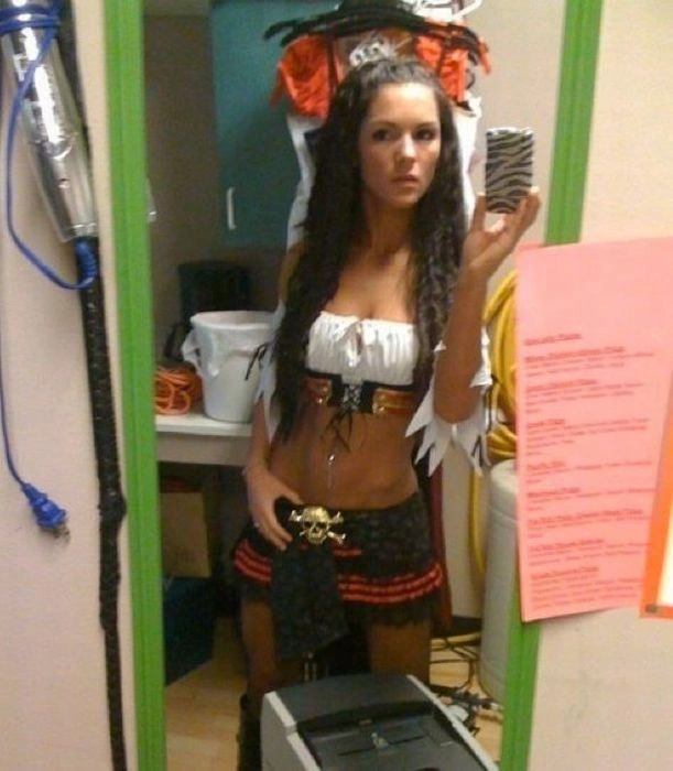 Дівчата перед дзеркалом. Частина 3 (176 фото) – фото 81