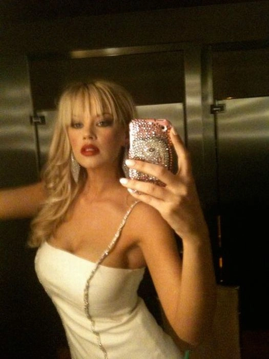 Дівчата перед дзеркалом. Частина 3 (176 фото) – фото 85