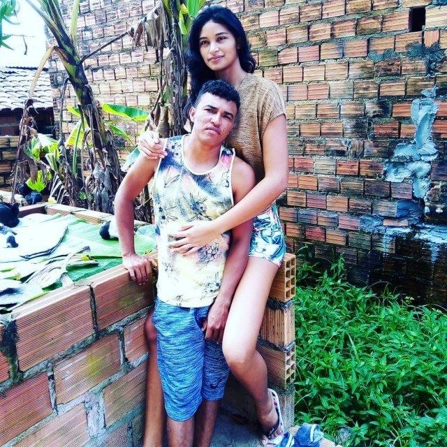 Хлопець почав зустрічатися з моделлю на ім'я Елізане Сільва, яка на 41 сантиметр вища за нього (13 фото) – фото 12