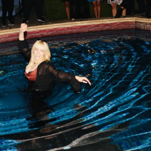 Біллі Айліш готова показати все, що сховано (14 фото + відео) – фото 7