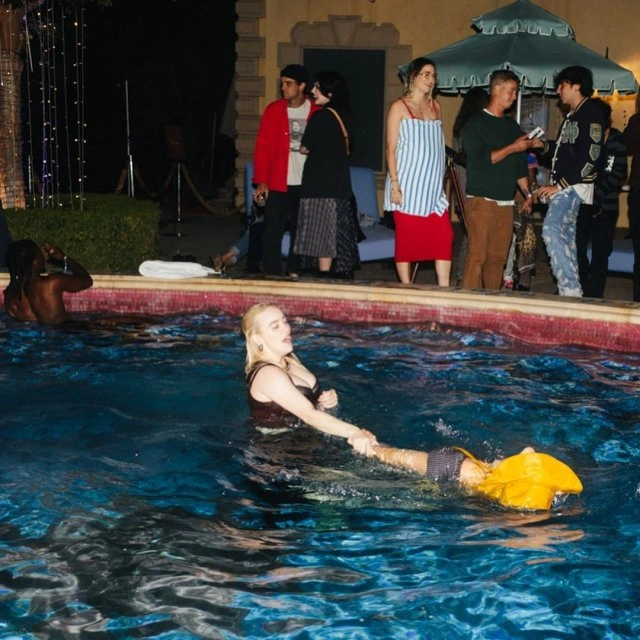 Біллі Айліш готова показати все, що сховано (14 фото + відео) – фото 12