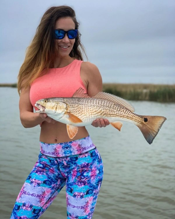 Сексуальні дівчата в бікіні вирушили на риболовлю (30 фото) – фото 13