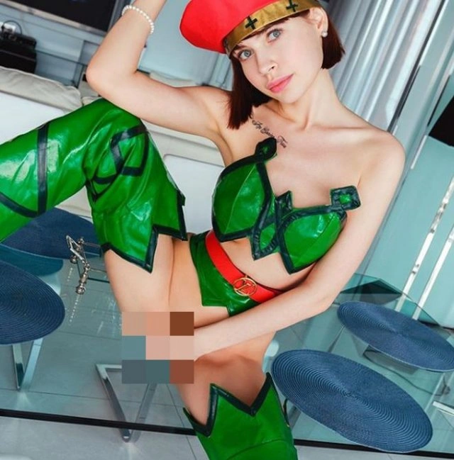 Юлію Русських запросили взяти участь у "Дом-2" як представницю найдавнішої професії (15 фото) – фото 1