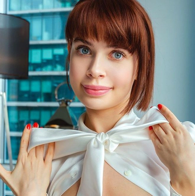 Юлію Русських запросили взяти участь у "Дом-2" як представницю найдавнішої професії (15 фото) – фото 15