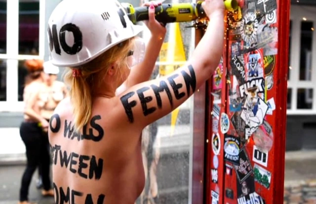Активістки Femen провели акцію протесту на вулиці червоних ліхтарів в Гамбурзі (5 фото)