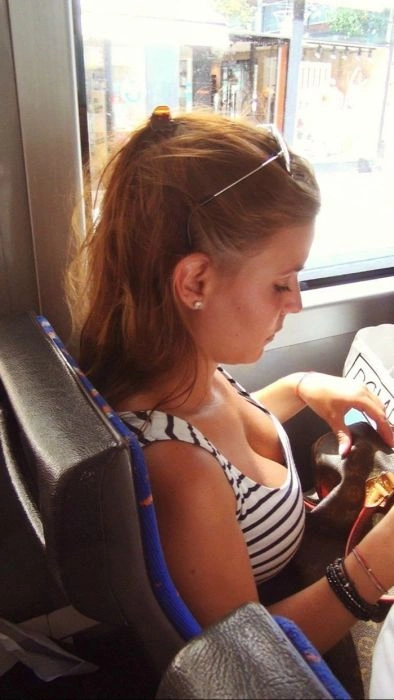 Одна з причин, чому варто уступати місце дівчатам (15 фото) – фото 6