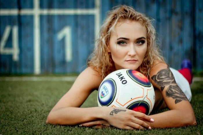 Наталія Морозова з ФК «Енісей» взяла участь в відвертій фотосесії (10 фото) – фото 8