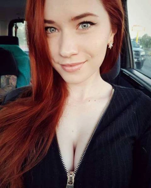 Чудова косплеерка (25 фото)