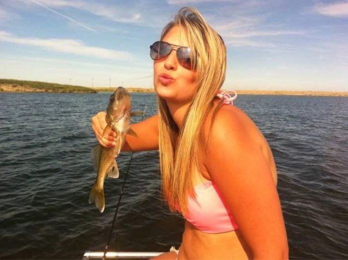 Дівчата і риболовля (35 фото) – фото 23