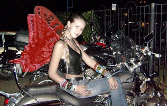 Дівчата, які люблять мотоцикли (42 фото) – фото 25