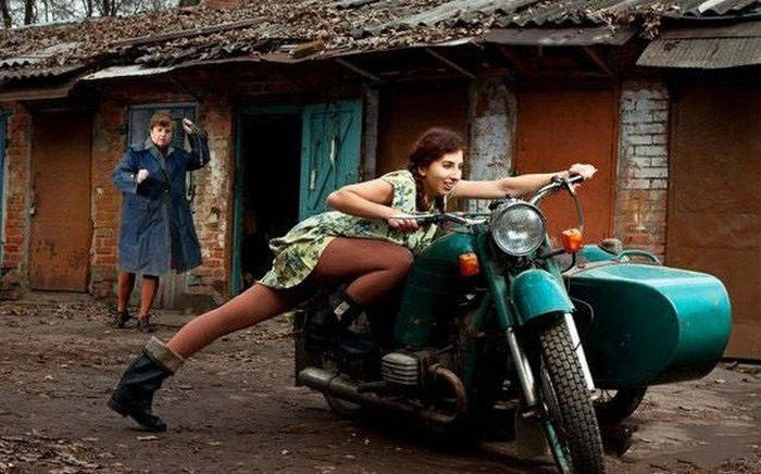 Дівчата, які люблять мотоцикли (42 фото) – фото 32