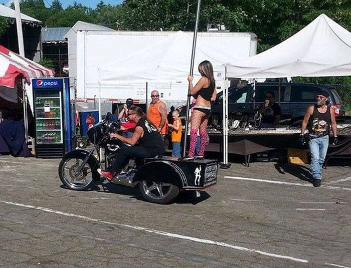 Дівчата, які люблять мотоцикли (42 фото) – фото 34