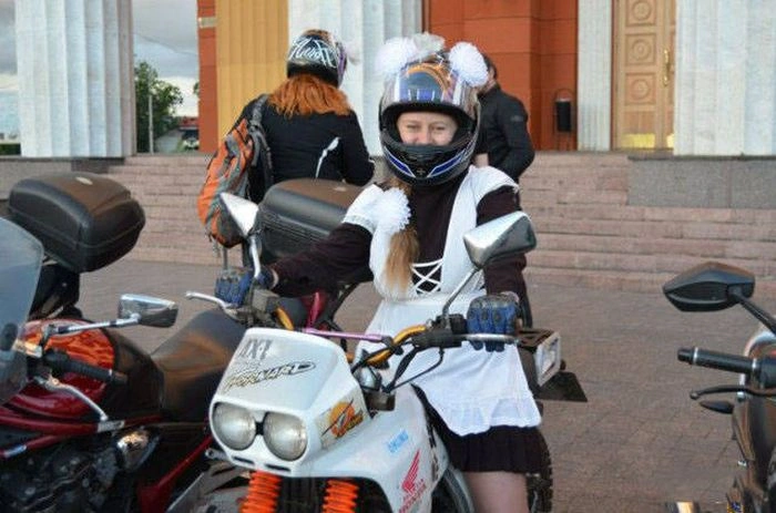 Дівчата, які люблять мотоцикли (42 фото) – фото 41