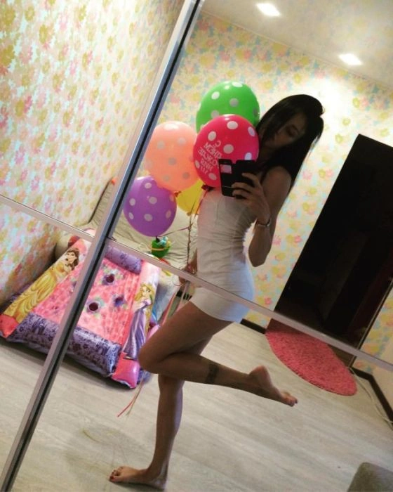 Дівчата в коротких сукнях (42 фото) – фото 19