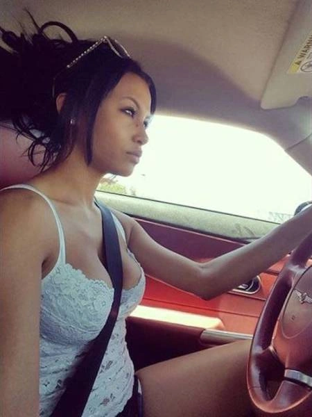 Дівчата з великим бюстом (62 фото) – фото 22