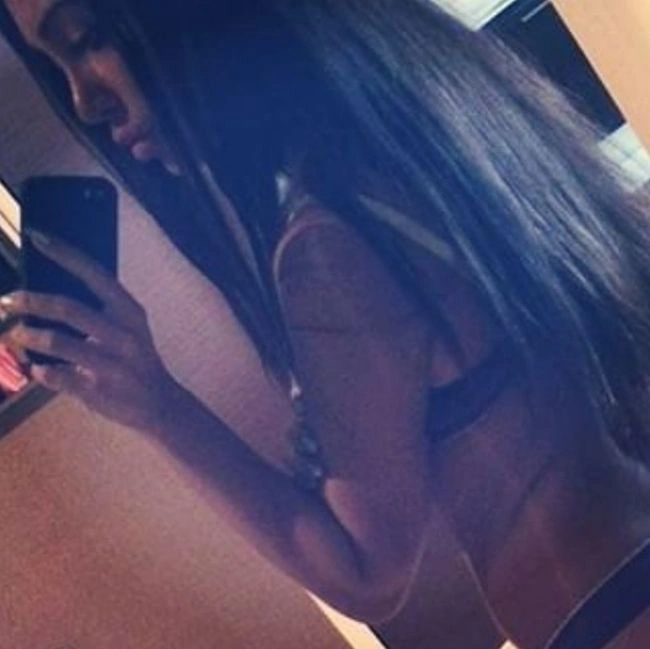 Мара Багдасарян продовжує публікувати відверті селфі (8 фото) – фото 6