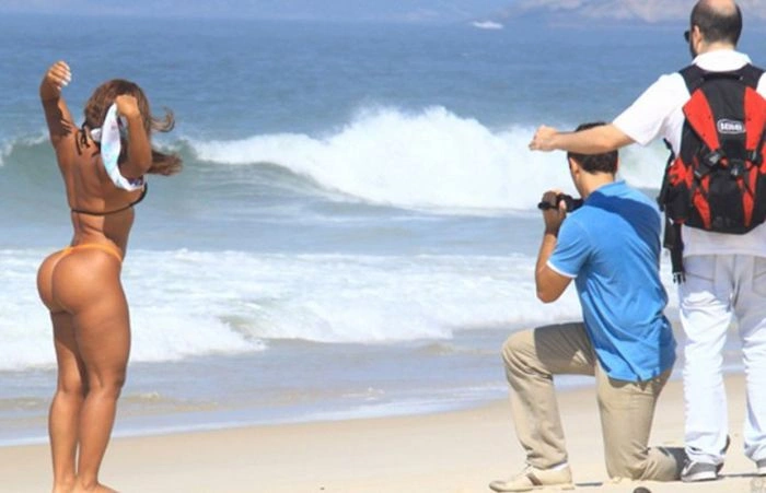 Плавні бразильянки засмагають на пляжах (36 фото) – фото 28