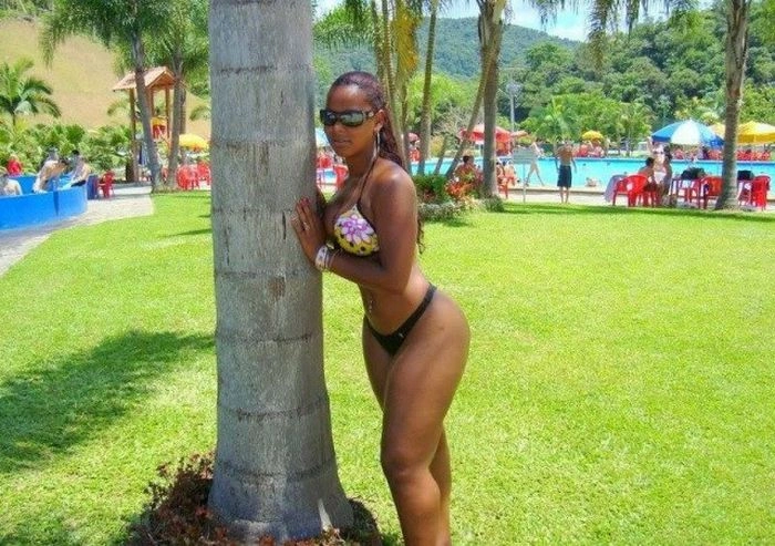 Плавні бразильянки засмагають на пляжах (36 фото) – фото 33