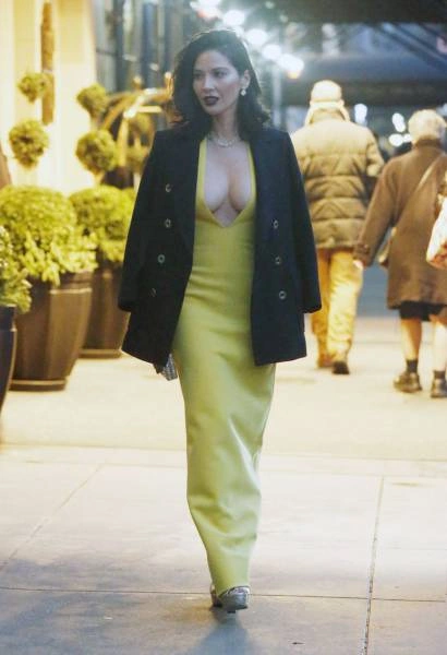 Дівчата в облягаючих платтях (65 фото) – фото 61