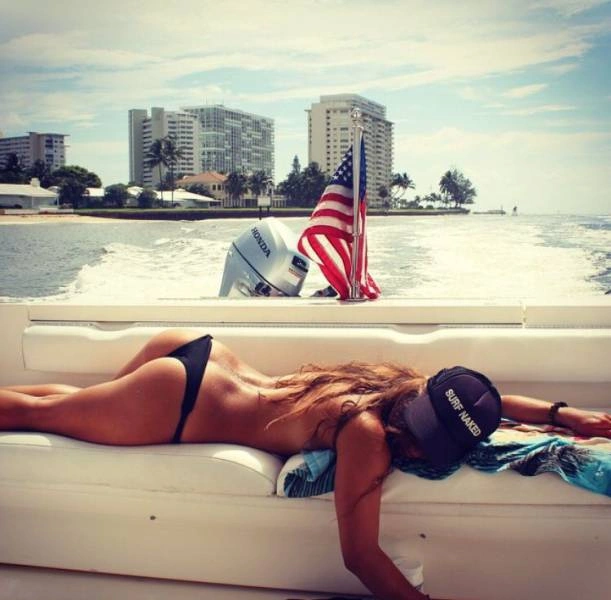 Чарівні дівчата фотографуються (57 фото) – фото 39