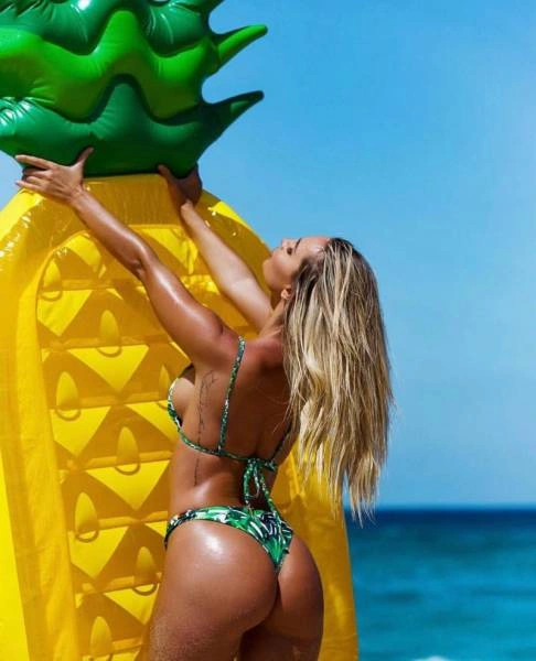 Чарівні дівчата фотографуються (57 фото) – фото 54