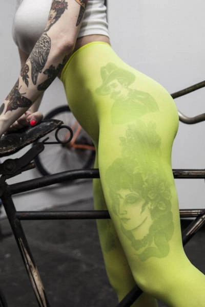 Дівчата на велосипедах (41 фото) – фото 25