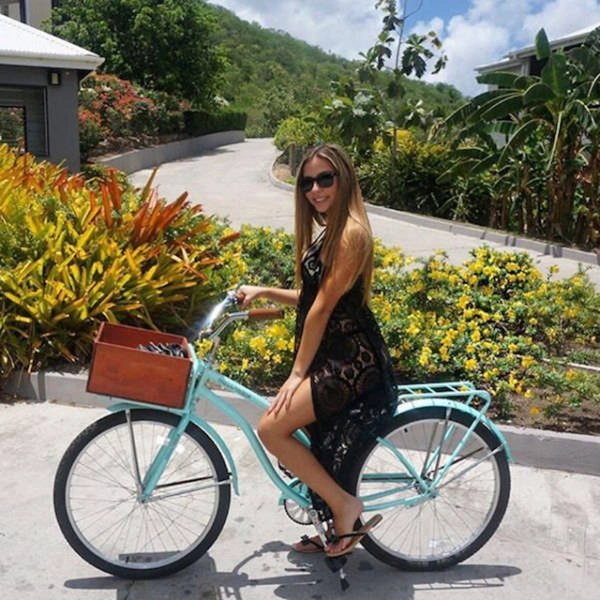 Дівчата на велосипедах (41 фото) – фото 29