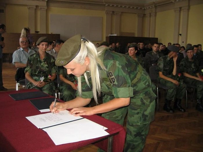 Дівчата-військовослужбовці сербської армії (34 фото) – фото 10