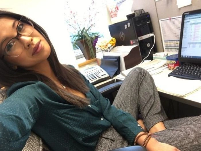 Дівчата сумують на роботі (34 фото) – фото 1