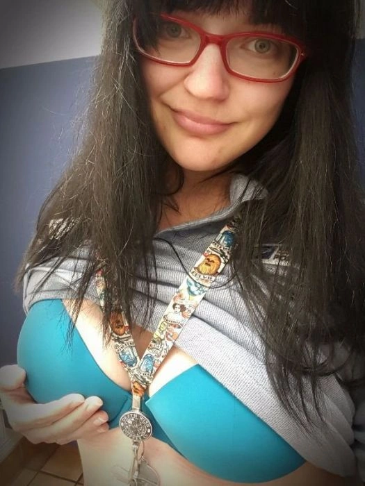 Дівчата сумують на роботі (34 фото) – фото 22