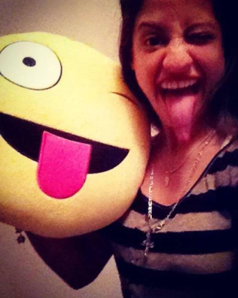 Мешканка Венесуели стала відомою завдяки довгій мові (16 фото) – фото 13