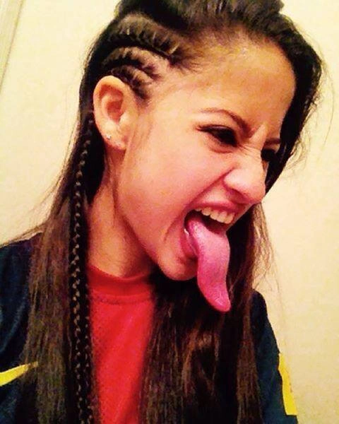 Мешканка Венесуели стала відомою завдяки довгій мові (16 фото) – фото 14