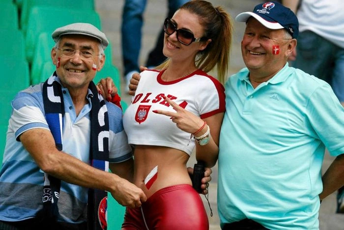 Спокуслива вболівальниця збірної Польщі (5 фото) – фото 5